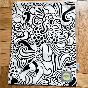 Itzy Ritzy Black & White Print Wet Bag w/ Waterproof Lining